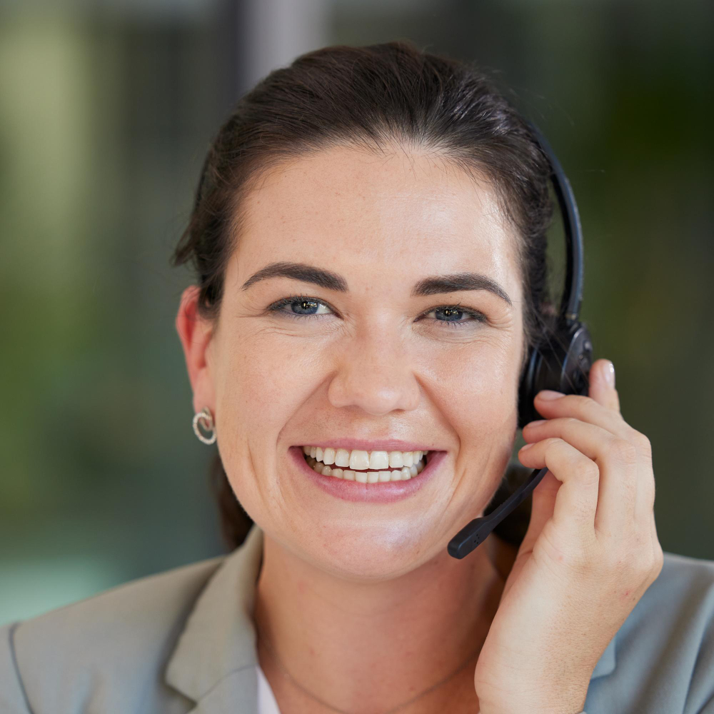 Eleanor Voss, Desk Lead at The Support Syndicate